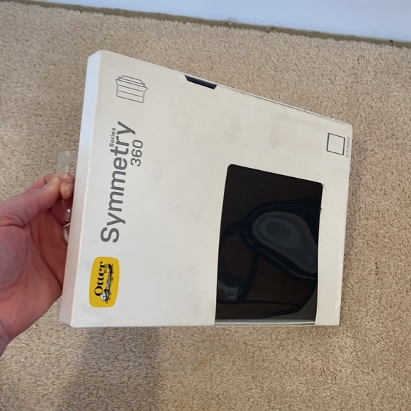 OUTERBOX IPad Series Symmetry 360 Cover - 8th generation - Picture 6 of 12